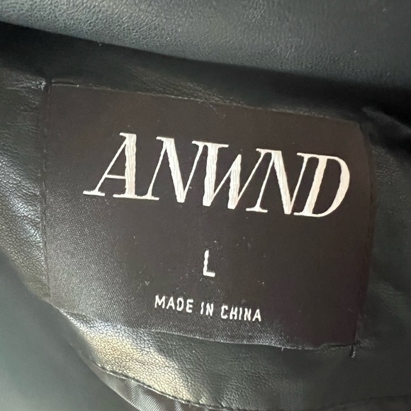 NWOT Black Puffer Jacket - Picture 6 of 8